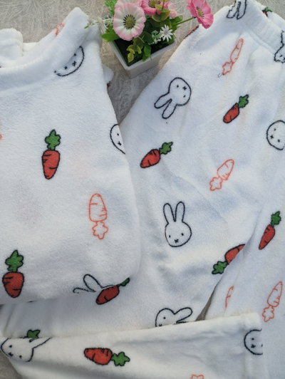 Pijama plush conejitos