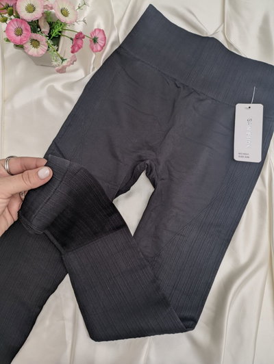 Calza seamless sin fruce (solo negro)