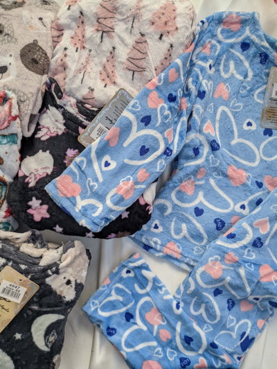 Pijama de niño/a de plush (seis variantes)