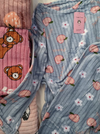 Pijama de niña de plush (seis variantes)