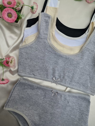 Conjunto de niña (cuatro variantes)