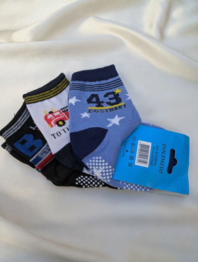 PACK x3 medias niño (talle 6-8)