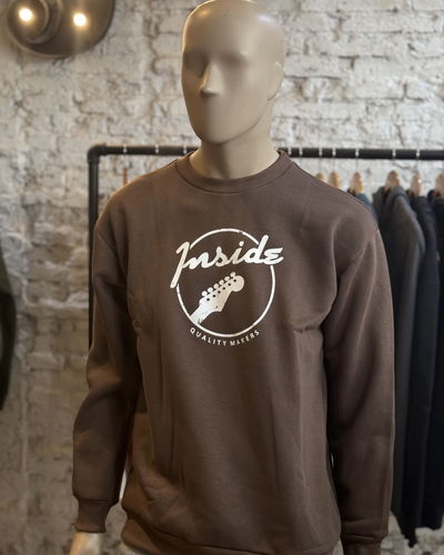 Buzo chocolate estampado inside 