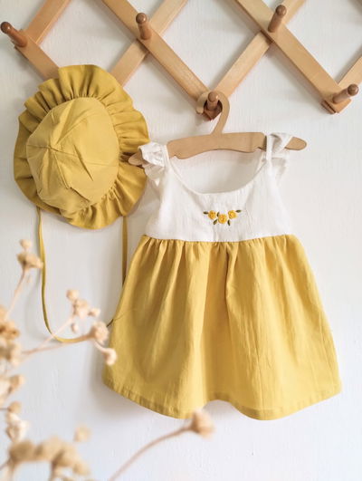 Vestido Solera Bordada Amarillo