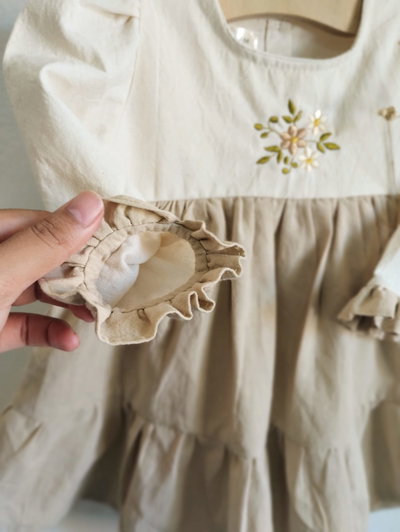 Vestido Princesa Arena Mangas Largas