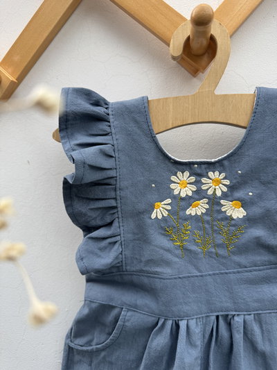 jardinero Corto Margarita azul acero