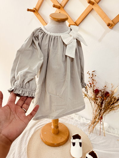 Vestido Enriquetta Moño Gris 