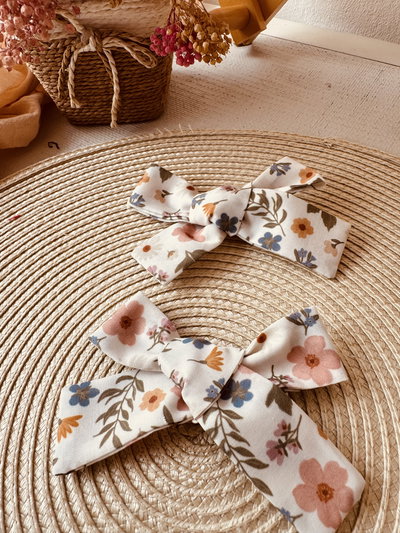 Moñito Dorca Floreados salmón Unidad