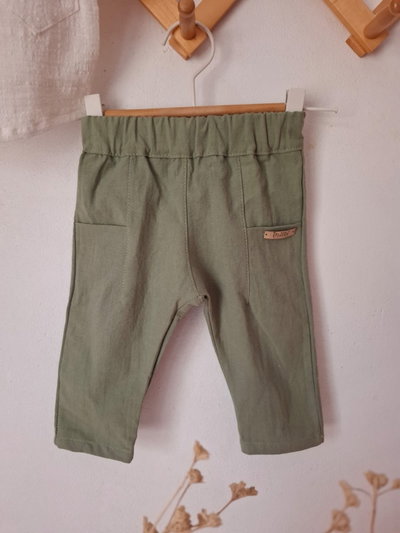 Pantalón Tusor Verde sin bolsillos trasero