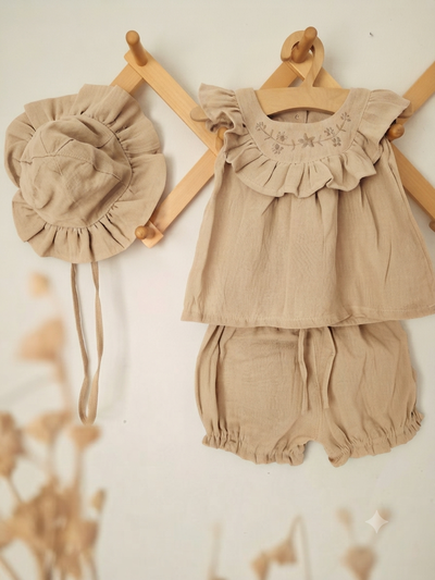Conjunto Lirios Arena Blusa y Bombachudo