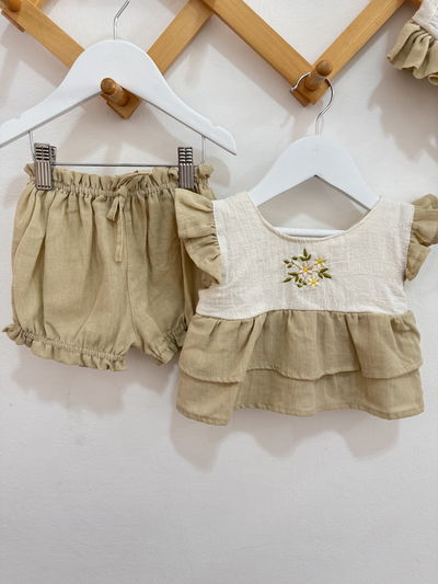 Conjunto Esperanza combinado Arena Bordado + Capelina Bordada 