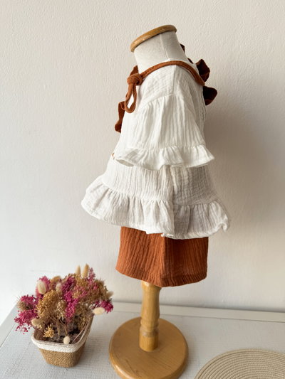 Conjunto Bordado Capi + Capelina Caramelo