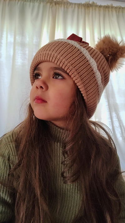 Gorrito Pompones T.U. (Almendra)