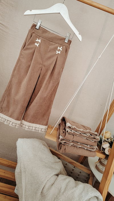 Pantalón Olga corderoy camel