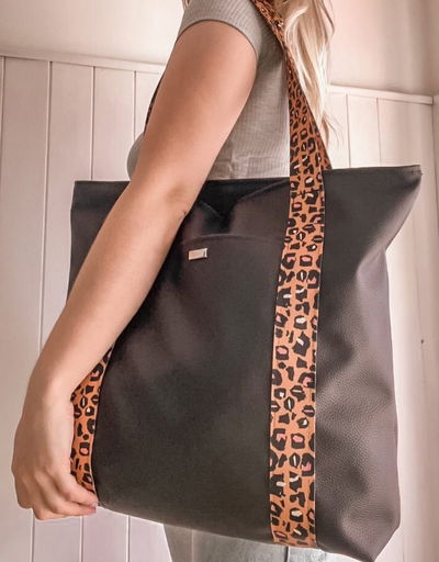 Bolso correa estampada 