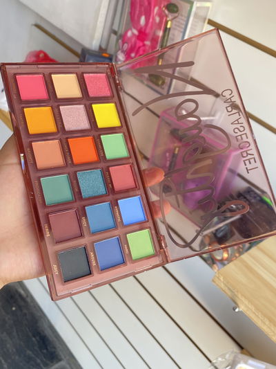 Paleta de sombra x18 colores Meet Gril 