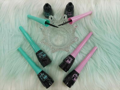Delineador líquido negro Fit Me (precio por unidad)
