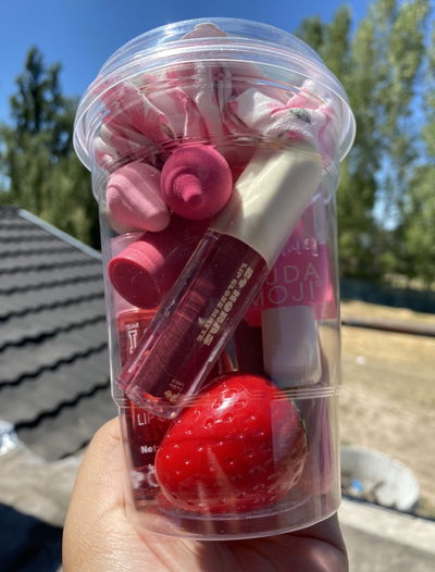 Vaso  San Valentin 💘con labiales surtidos / Contiene 10 productos💖