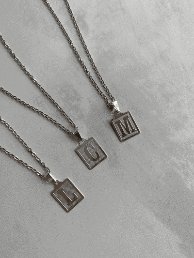 Collar inicial Plata