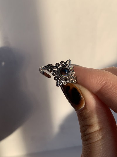 Anillo Te amo en 100 idiomas nudo de bruja