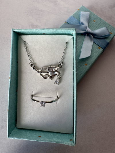 Set: Anillo promesa + Collar Tulipan cristal