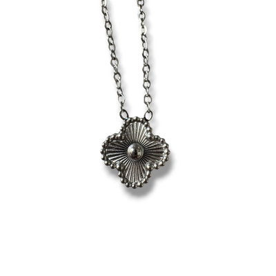 Collar Trebol plateado