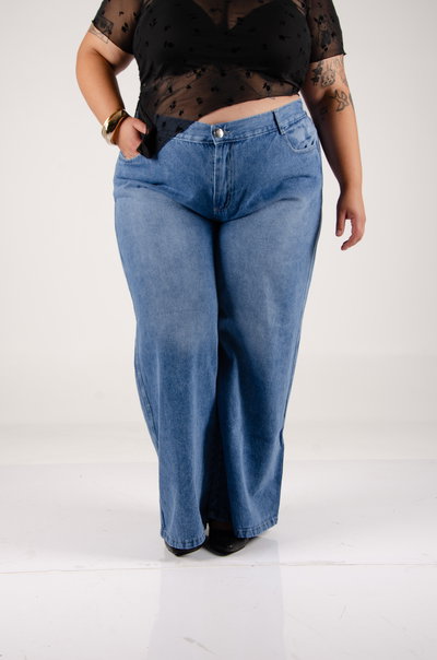 JEAN WIDE AZUL LAVADO LOCALIZADO RÍGIDO 