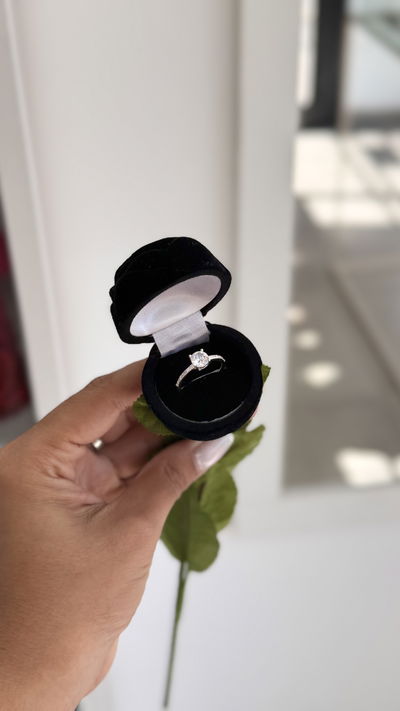 Estuche rosa + anillo 