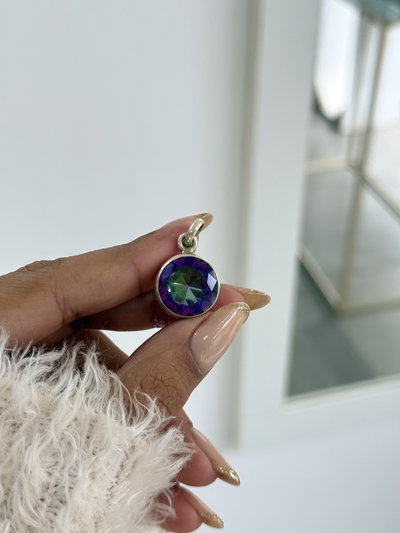 Dije cuarzo místico 