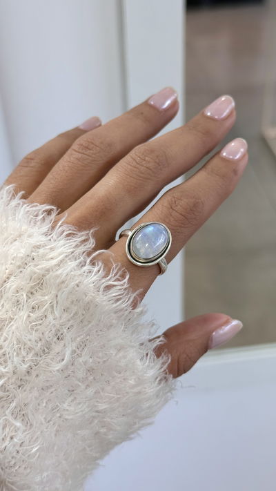 Anillo piedra lunar 