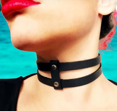CHOKER DOS TIRAS CON TACHAS