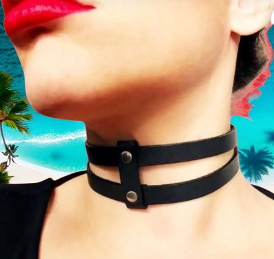 CHOKER DOS TIRAS CON TACHAS 