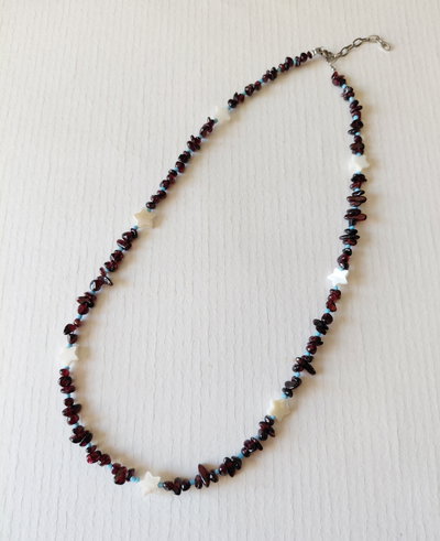 Collar Granate Estrellas