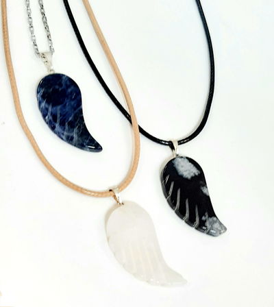 Collar Ala de piedras naturales