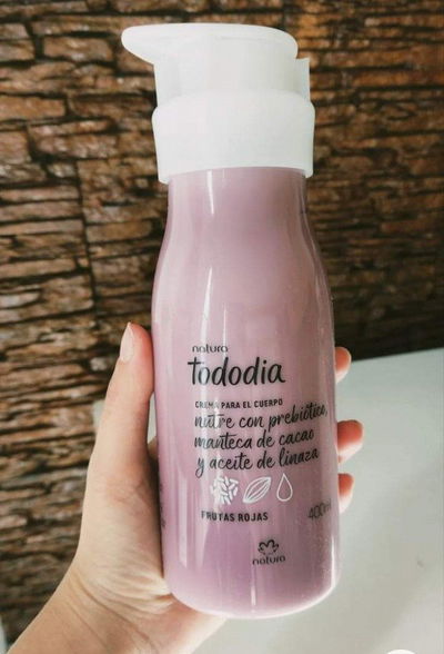 Crema Hidratante Corporal Frutas Rojas