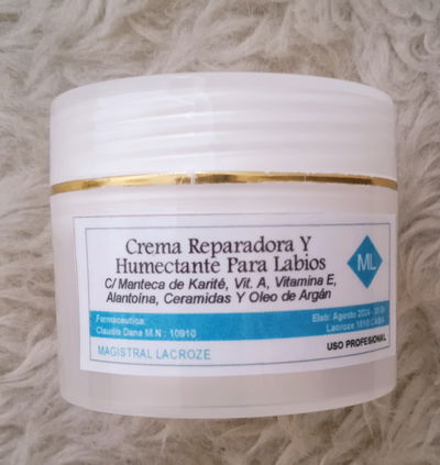 Crema Reparadora y Humectante para Labios.