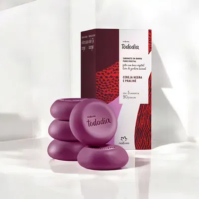 Caja con Jabones Cereza Negra y Praliné 