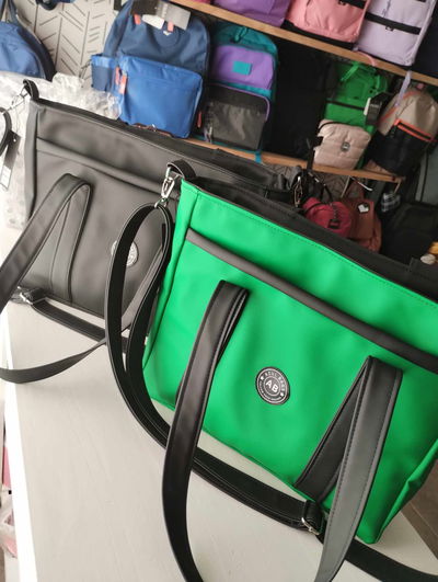 BOLSOS PU ENGOMADO 