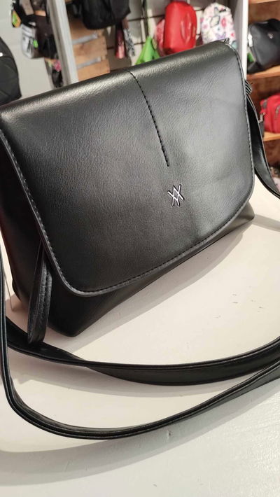 CARTERA BANDOLERA AMAYRA ✨