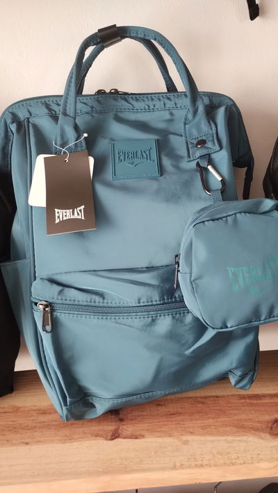 MOCHILA EVERLAST ✨ 