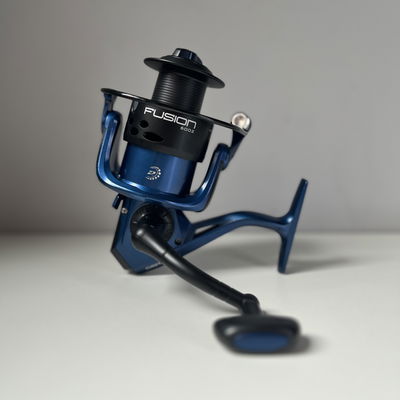 Reel Frontal CASTER Fusion 6002 Variada Mar 2 Rulemanes