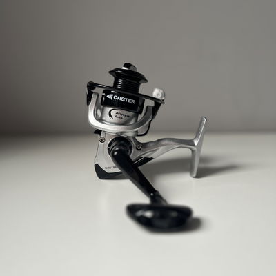 Micro Reel Frontal CASTER Defender 1001 Pejerrey 1 Ruleman