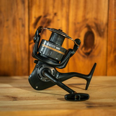 Reel Frontal Okuma Revenger Rv65 Ideal Variada Mar Lado de la manija Derecho/Izquierdo