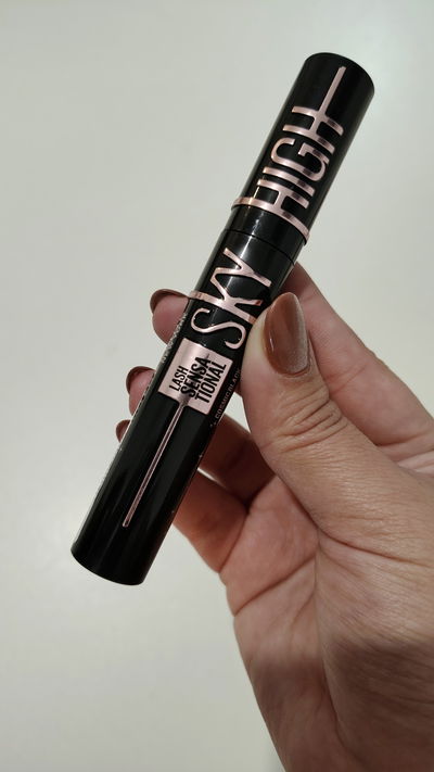 MASCARA DE PESTAÑAS SKY HIGH COSMIC BLACK MAYBELLINE