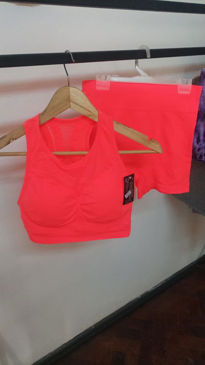 309 Conjunto deportivo efecto push condeza
