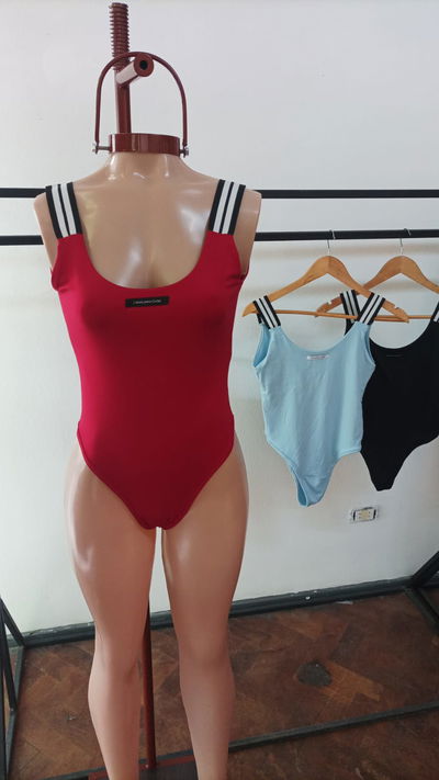 1101 Body con tira rayada