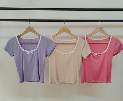 906 Remera con moño
