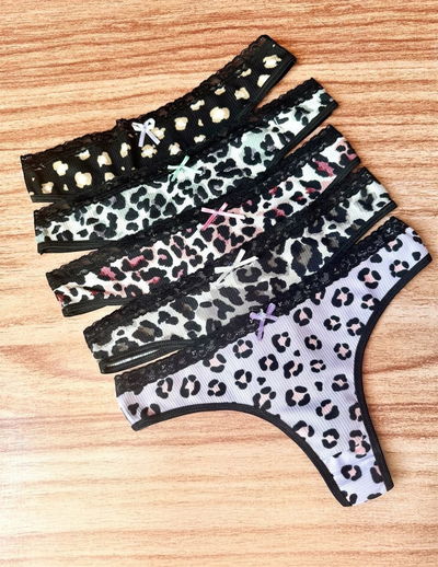 Art.220 less print morley x3