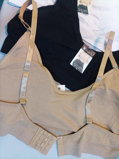 Art.481 top prendido atras con taza y breteles desmontables