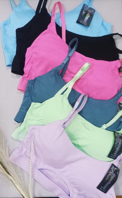 Art 656 conjunto con apertura en el centro y espalda recta 